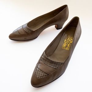 Salvatore Ferragamo Vintage Brown Two Tone Pump Size 7.5C